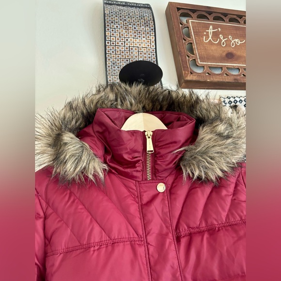 MK down parka very stylish and functional for colder weather - Picture 7 of 10